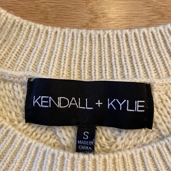 Kendall & Kylie Womens Cream Crew Neck Sweated with a Basketweave Pattern/Size S - Picture 4 of 10